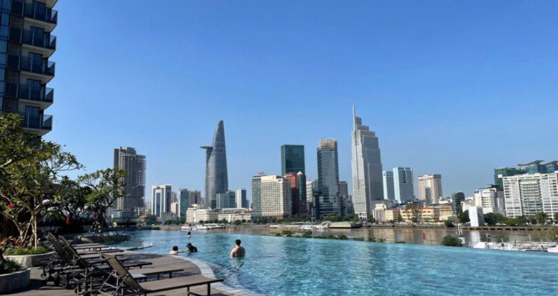 vi tri can ho ban truc dien ho boi noi khu the metropole 810x430 - Giá mua bán căn hộ 2 phòng ngủ Tháp The Opera chung cư Metropole Thủ Thiêm T1/2025