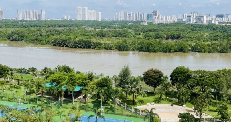 view ban cong can ho ban 2 810x430 - Giá mua bán căn hộ 3 phòng ngủ block C chung cư Riverside Residence Quận 7 T1/2025
