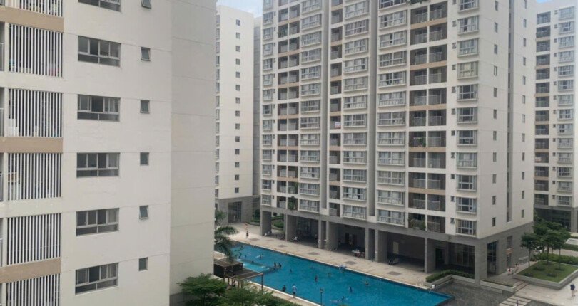 view can ho ban 1 810x430 - Bán căn hộ chung cư Scenic Valley 1, diện tích 122m2, giá 9.4 tỷ, view hồ bơi, nhà đang có hợp đồng thuê.