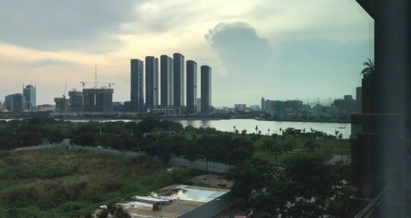 view can ho truc dien song va quan 1 810x430 - Bán gấp căn hộ 2 phòng ngủ tầng 4 diện tích 94m2 chung cư The River Thủ Thiêm giá 13,5 tỷ