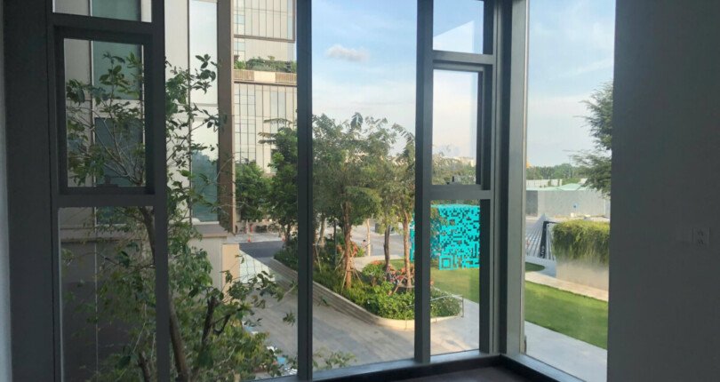 view phong ngu cna ho ban 810x430 - Chủ gửi bán gấp căn hộ 1C2.03 Tháp Tilia chung cư Empire City Thủ Thiêm t1/2025