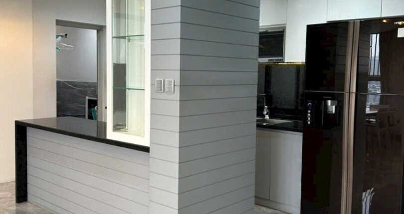 z6189495815449 55fa13eb0c5a9596a4e3b9f869238040 810x430 - Cho thuê Penthouse Star Hill Block E Tầng 14 230m 4 phòng giá 3000usd