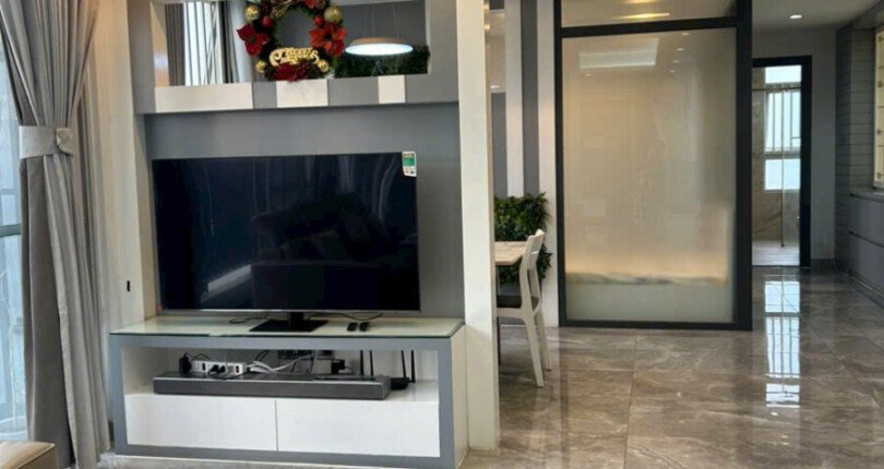 z6189495822486 771cde9bcef66fdb6cd36e0356ab3765 810x430 - Cho thuê Penthouse Star Hill Block E Tầng 14 230m 4 phòng giá 3000usd