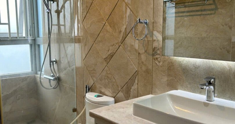 z6189495832272 660d0f3c4bede6cfaf483bd79d73c3b9 810x430 - Cho thuê Penthouse Star Hill Block E Tầng 14 230m 4 phòng giá 3000usd