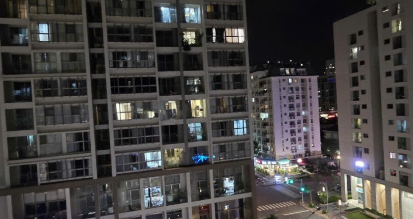 z6189497236300 a91f1fac39270ba45403fbecd5f2fc5f 810x430 - Cho thuê Midtown M7 Block A Tầng 6 98m 3 phòng giá 1400 usd