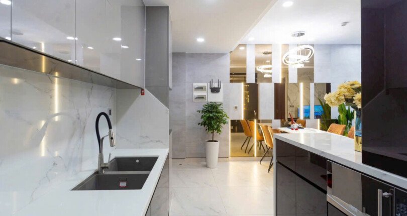 z6196309127089 891d4f307a0c3a8a605d02ce48fb7756 810x430 - Cho thuê Midtown M7 Block D Tầng 5 79m 2 phòng có ô xe trệt giá 28 triệu