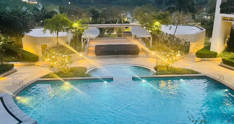 ban cong can ho ban truc dien ho boi noi khu du an 810x430 - Giá mua bán căn hộ 3pn Block A chung cư Riverpark Premier Quận 7 T2/2025