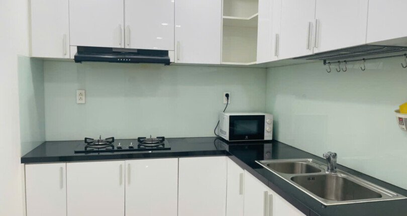 bep can ho ban 17 810x430 - Một căn duy nhất 77m2, 02pn, chung cư Scenic Valley 1, giá 5.6 tỷ, đầy đủ nội thất , xem nhà dễ
