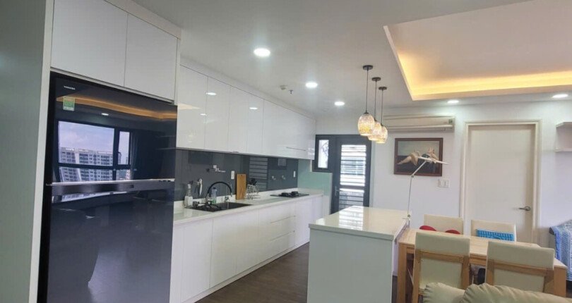 bep can ho ban 18 810x430 - Bán căn hộ chung cư Nam Phúc Le Jardin, 110m2, 02pn, giá 12 tỷ, view công viên, đầy đủ nội thất.