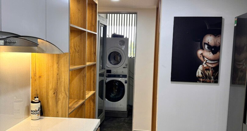 bep duplex ban 810x430 - Cần bán căn duplex, chung cư Scenic Valley 1, 170m2, giá 9.2 tỷ, đầy đủ nội thất, xem nhà dễ.