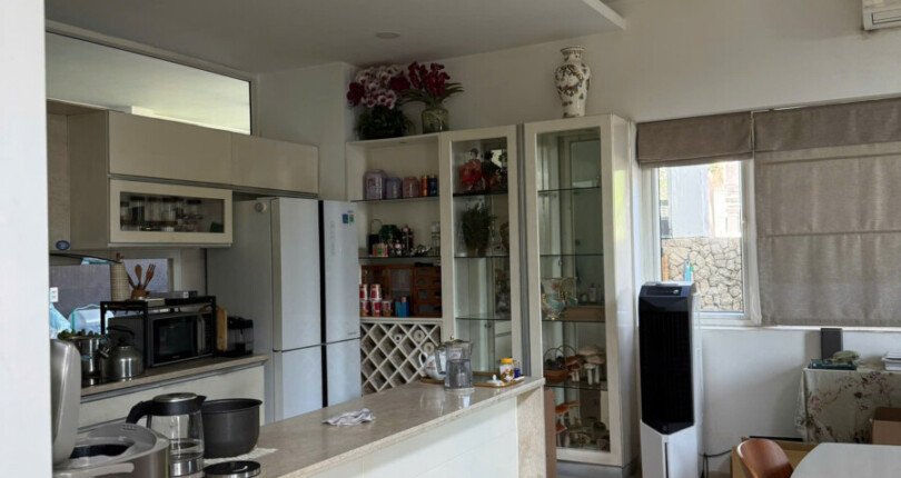 bep rong rai hien dai 810x430 - Giá mua bán nhà Biệt thự đơn lập nguyên căn góc đường Tân Phú Khu Nam Thông Phú Mỹ Hưng T2/2025