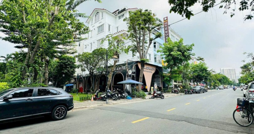 duong cao triet phat phuong tan phong quan 7 810x430 - Chủ gửi bán gấp tòa nhà văn phòng nguyên căn số 26 Cao Triều Phát phường Tân Phong Quận 7 t2/2025