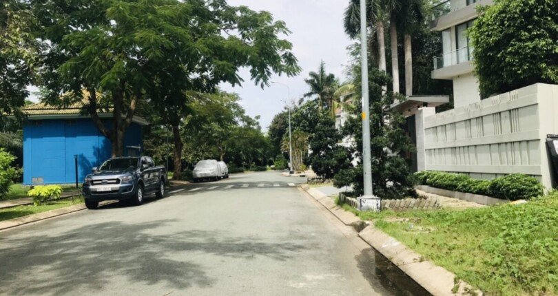 duong noi khu kdc phu my vph quan 7 810x430 - Giá mua bán nhà phố nguyên căn kdc Phú Mỹ Vạn Phát Hưng Quận 7 có hầm và thang máy