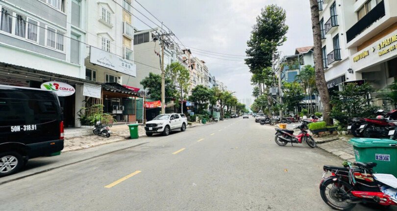 duong so 2 phuong tan phong q7 810x430 - Giá mua bán nhà phố có hầm Đường số 2 Khu Hưng Gia 5 Quận T2/2025