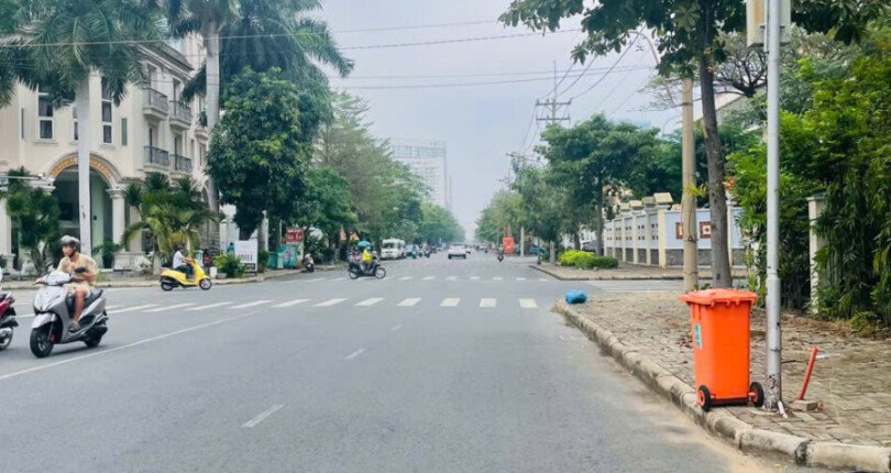 duong tan phu quan 7 810x430 - Giá mua bán nhà Biệt thự đơn lập nguyên căn góc đường Tân Phú Khu Nam Thông Phú Mỹ Hưng T2/2025