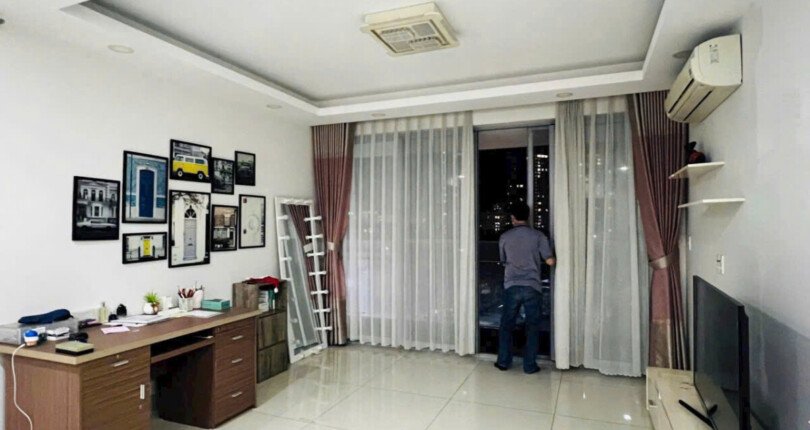 goc phong khach 810x430 - Giá mua bán căn hộ 3pn Block C căn 03 chung cư Green Valley Quận 7 T2/2025