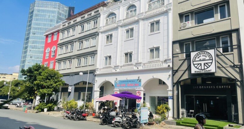 hinh anh cho thue nha 478 pham thai buong quan 7 t2 2025 810x430 - Giá cho thuê tòa nhà nguyên căn số 478 Phạm Thái Bường Quận 7 T2/2025