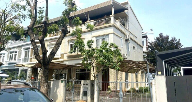 hinh anh mua ban nha biet thu nguyen can kdc my giang 1a quan 7 t2 2025 810x430 - Giá mua bán nhà Biệt thự nguyên căn số 11 kdc Mỹ Giang 1A Quận 7 T2/2025
