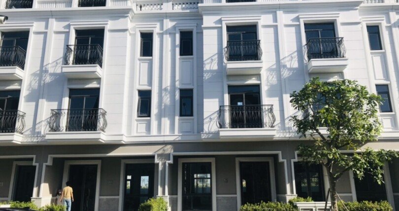 hinh anh mua ban nha nguyen can kdc amelie villa nha be t2 2025 810x430 - Giá mua bán nhà Biệt thự nguyên căn Đường số 8 Khu dân cư Amelie Nhà Bè T2/2025