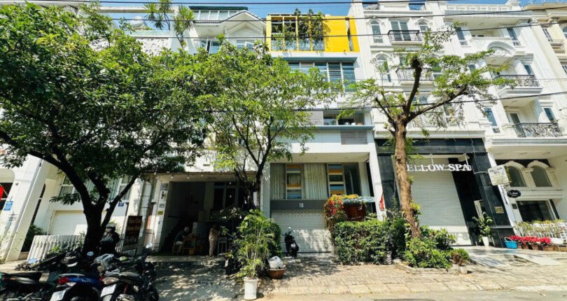hinh anh mua ban nha pho hung gia 5 quan 7 t2 2025 810x430 - Giá mua bán nhà phố có hầm Đường số 2 Khu Hưng Gia 5 Quận T2/2025
