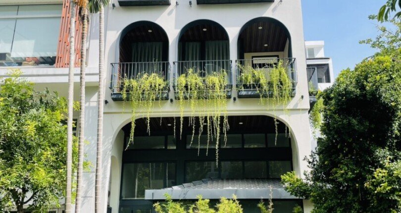 hinh anh mua ban toa nha van phong nguyen can phu my hung quan 7 t2 2025 810x430 - Giá mua bán toàn nhà văn phòng góc công viên Nội khu Mỹ Toàn 2 Phú Mỹ Hưng Quận 7 T2/2025