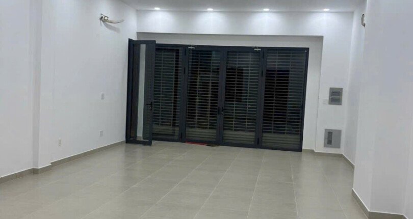 ket cau san trong nhan shop lam viec ngay 810x430 - Giá cho thuê Shophouse mặt đường Nguyễn Hữu Thọ kdc GS Nhà Bè T2/2025