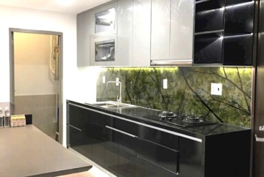 khong gian bep rong rai 1 385x258 - Giá mua bán căn hộ 3pn Block A view Biệt thự chung cư Hưng Phúc Happy Residence Quận 7 T2/2025