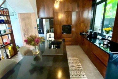 khong-gian-bep-rong-rai-sang-trong