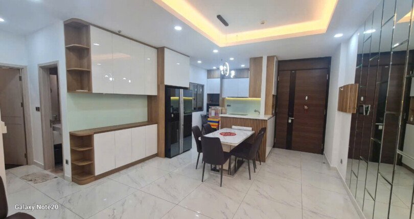 khong gian bep va phong an 1 810x430 - Giá mua bán căn hộ 2pn 97m2 chung cư Midtown M6 Quận 7 T2/2025