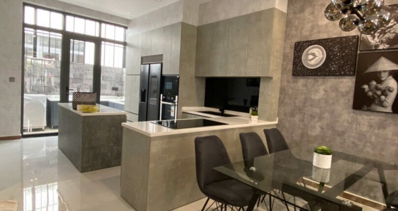 khong gian bep va phong an 810x430 - Giá mua bán nhà nguyên căn mặt Đường số 5 kdc Lavila giai đoạn 2 Nhà Bè T2/2025
