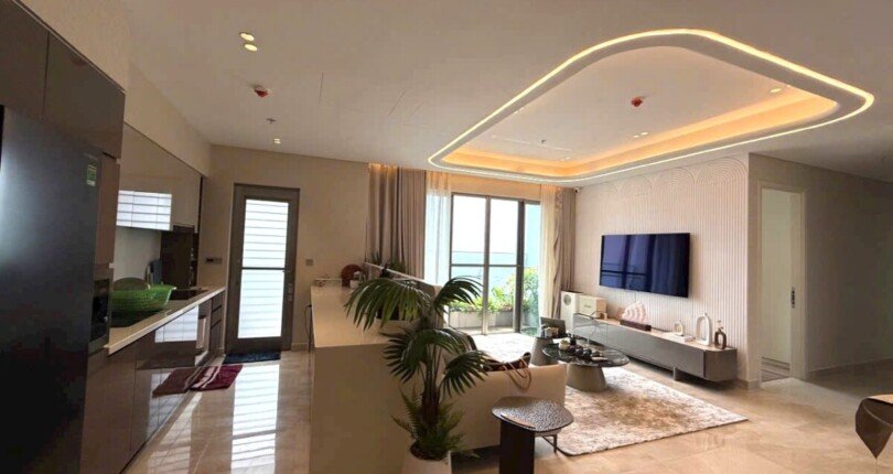 khong gian bep va phong khach mo 810x430 - Giá mua bán căn hộ 2 phòng ngủ chung cư Horizon Quận 7 T2/2025