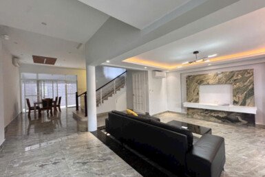 khong-gian-phong-khach-tang-tret