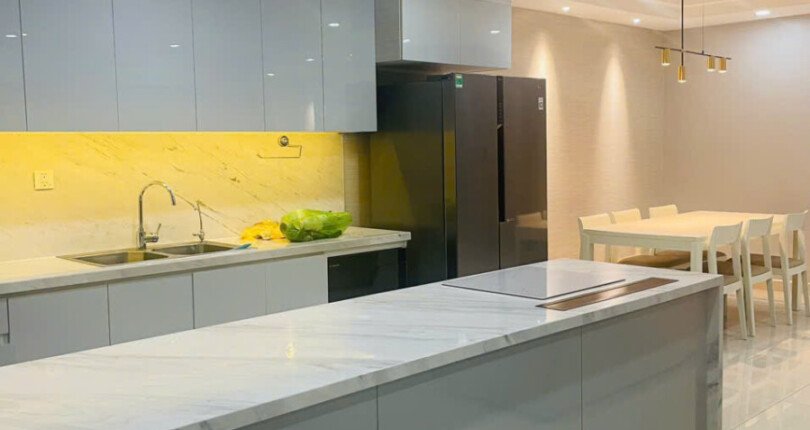 khu vuc bep rong rai 810x430 - Giá mua bán căn hộ 3pn Block A chung cư Riverpark Premier Quận 7 T2/2025