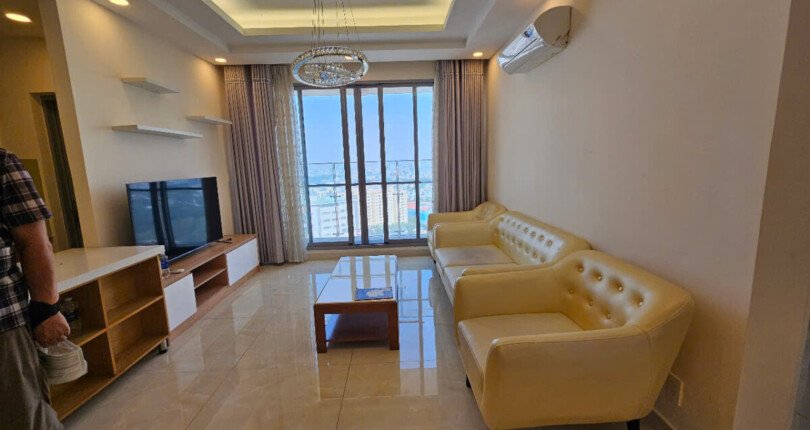 phong khach can ho ban 17 810x430 - Giá mua bán căn hộ 2pn Block d chung cư Green Valley Quận 7 T2/2025