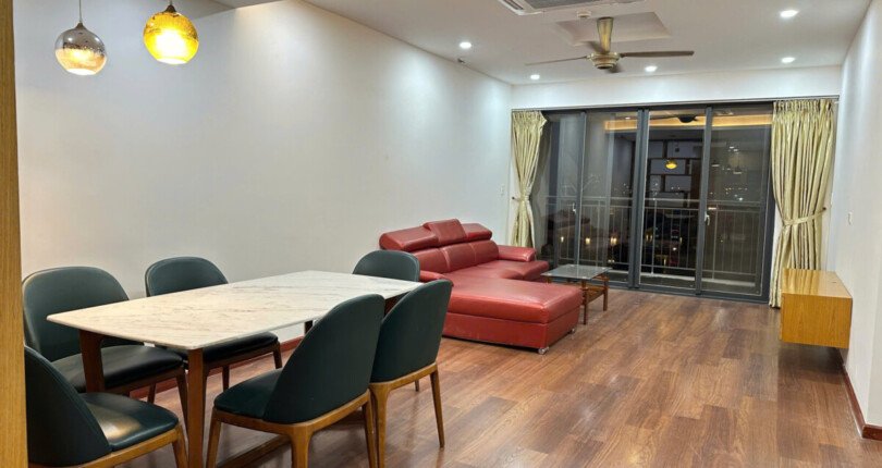 phong khach can ho ban 27 810x430 - Bán căn hộ chung cư Nam Phúc Le Jardin, 124m2, 03pn, giá 12 tỷ, view công viên, đầy đủ nội thất.