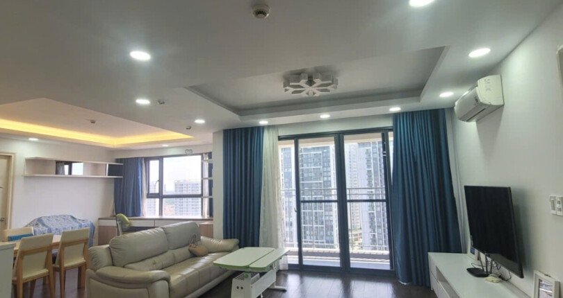 phong khach can ho ban 30 810x430 - Bán căn hộ chung cư Nam Phúc Le Jardin, 110m2, 02pn, giá 12 tỷ, view công viên, đầy đủ nội thất.