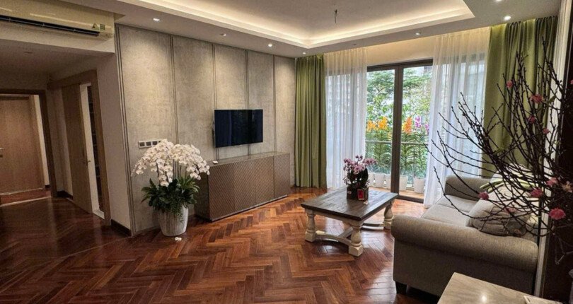 phong khach can ho ban 42 810x430 - Giá mua bán căn hộ 3pn Block C căn 01 chung cư Riverpark Premier Quận 7 T3/2025