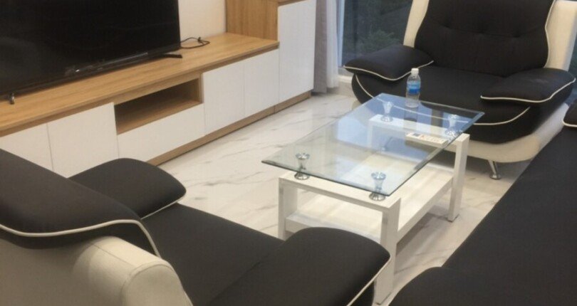 phong khach can ho cho thue 2 810x430 - Bán căn hộ chung cư Scenic Valley 2, diện tích 77m2 , giá 5.7 tỷ, đầy đủ nội thất, xem nhà dễ.