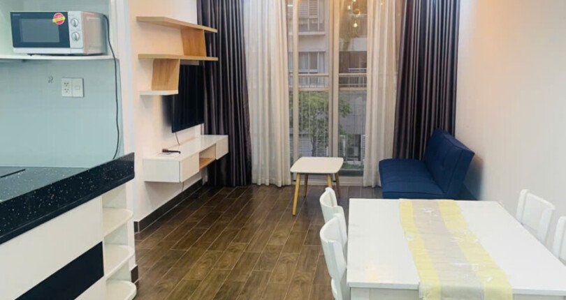 phong khach can ho cho thue 3 810x430 - Cho thuê căn hộ chung cư Scenic Valley 1, 02pn, giá 18tr/tháng, đầy đủ nội thất, xem nhà dễ.