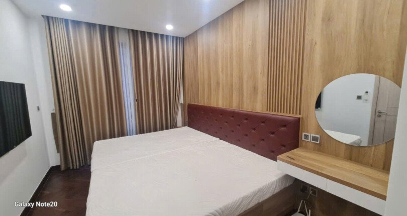 phong ngu can ho ban 14 810x430 - Giá mua bán căn hộ 2pn 97m2 chung cư Midtown M6 Quận 7 T2/2025