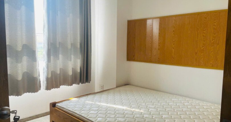 phong ngu can ho ban 810x430 - Bán căn hộ tầng sân vườn chung cư Scenic Valley 2, diện tích 77m2 , giá 5.6 tỷ, đầy đủ nội thất, xem nhà dễ.