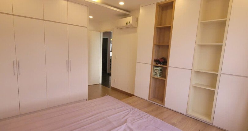 phong ngu can ho can ban 4 810x430 - Bán căn hộ chung cư Nam Phúc Le Jardin, 110m2, 02pn, giá 12 tỷ, view công viên, đầy đủ nội thất.