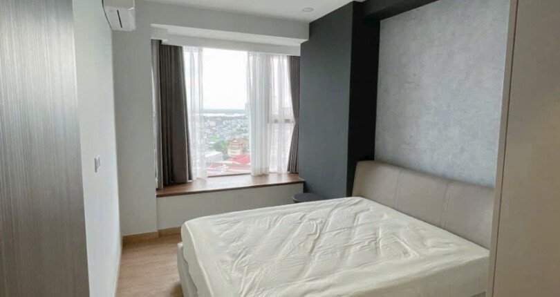 phong ngu can ho hoan thien noi that 810x430 - Giá mua bán căn hộ 2 phòng ngủ The Peak M8A Quận 7 T2/2025