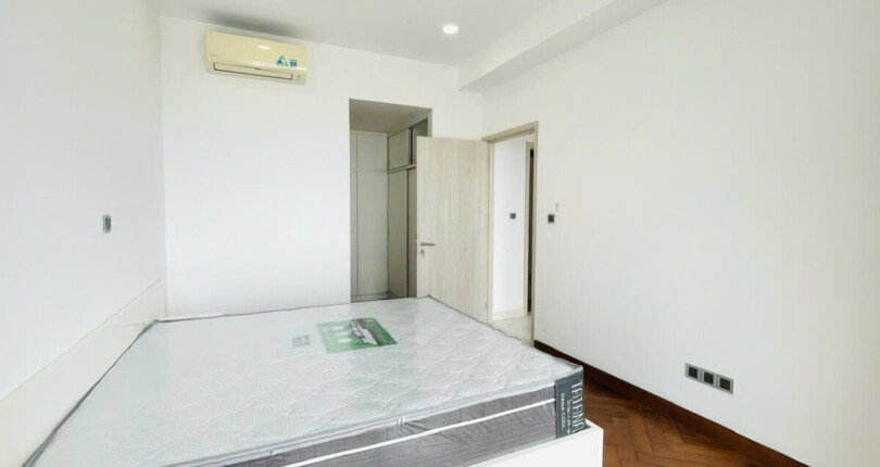 phong ngu hoan thien noi that cao cap 810x430 - Giá mua bán căn hộ 2pn số 06 Block A Chung cư Midtown m5 Phú Mỹ Hưng Quận 7 T2/2025