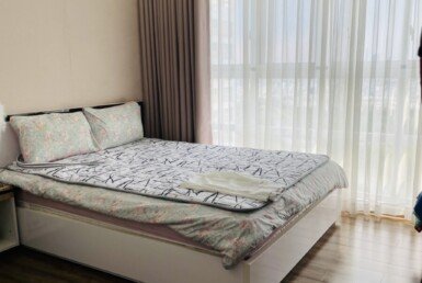 phong-ngu-nho-rong-rai-cua-so-lon