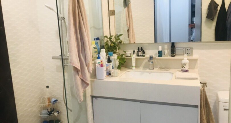 toilet can ho ban 2 810x430 - Giá mua bán căn hộ Penthouse 4pn chung cư Nam Phúc Le Jardin Quận 7 T2/2025