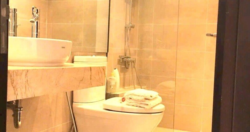 toilet phong kahch 810x430 - Giá mua bán căn hộ 3pn Block A view Biệt thự chung cư Hưng Phúc Happy Residence Quận 7 T2/2025