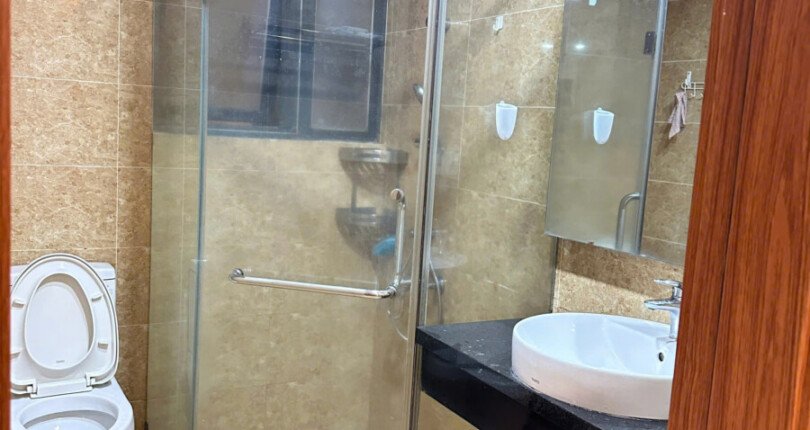 tollet can ho can ban 810x430 - Bán căn hộ chung cư Nam Phúc Le Jardin, 124m2, 03pn, giá 12 tỷ, view công viên, đầy đủ nội thất.