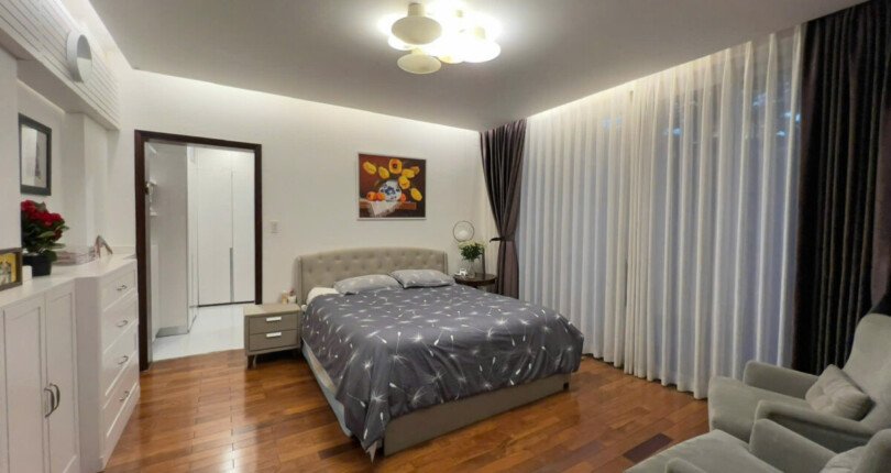 z6282150568872 9f6c640a0e85f4f6e6f840bc735a1e80 810x430 - Bán Biệt Thự Nam Thông 1B nhà 3 tầng 198m giá 57 tỷ