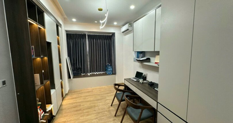 z6282151866977 26eef703048fd398a47d892f4550d513 810x430 - Cần bán Midtown Block M8 Tầng 5 dt 124m 3 phòng giá 14 tỷ